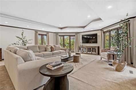 31215 Roxbury Park Drive Bay Village OH 44140
