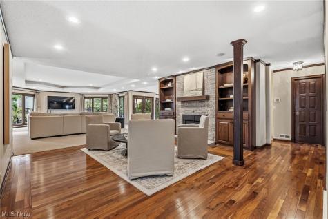 31215 Roxbury Park Drive Bay Village OH 44140