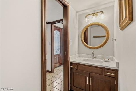 31215 Roxbury Park Drive Bay Village OH 44140