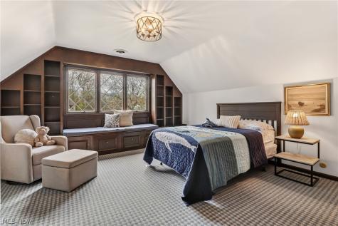 31215 Roxbury Park Drive Bay Village OH 44140