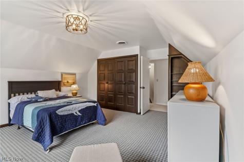 31215 Roxbury Park Drive Bay Village OH 44140