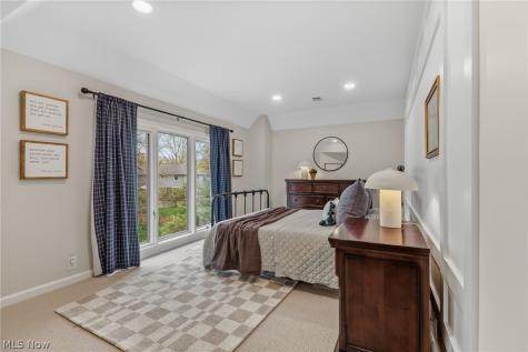 31215 Roxbury Park Drive Bay Village OH 44140