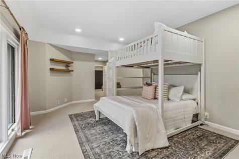 31215 Roxbury Park Drive Bay Village OH 44140