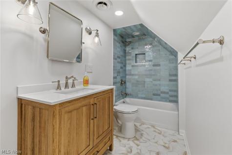 31215 Roxbury Park Drive Bay Village OH 44140