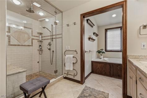 31215 Roxbury Park Drive Bay Village OH 44140