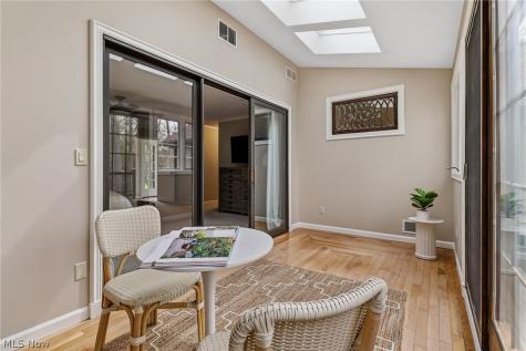 31215 Roxbury Park Drive Bay Village OH 44140