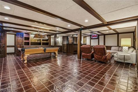 31215 Roxbury Park Drive Bay Village OH 44140