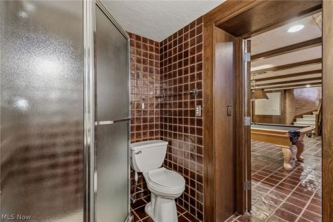 31215 Roxbury Park Drive Bay Village OH 44140