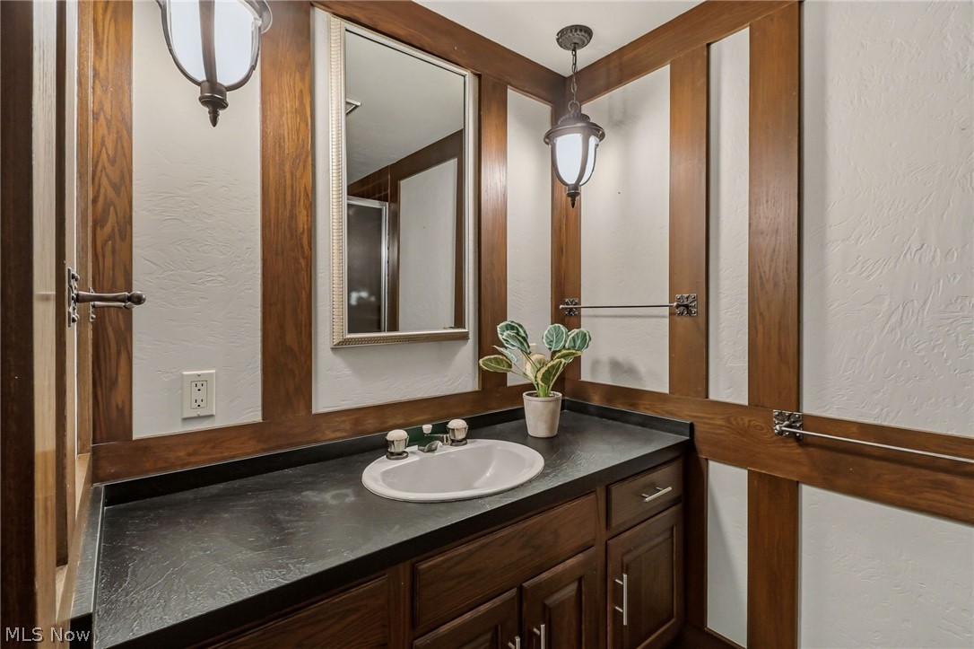 31215 Roxbury Park Drive Bay Village OH 44140
