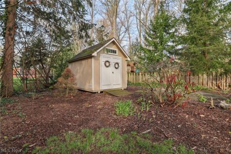 31215 Roxbury Park Drive Bay Village OH 44140