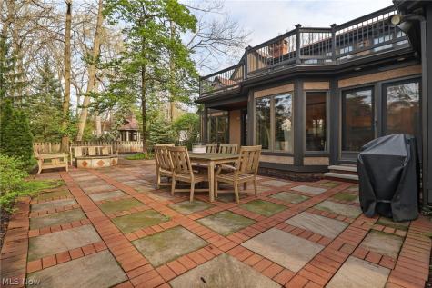31215 Roxbury Park Drive Bay Village OH 44140