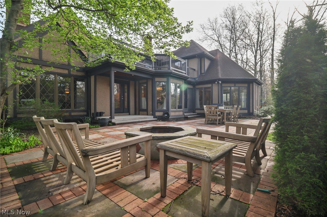 31215 Roxbury Park Drive Bay Village OH 44140