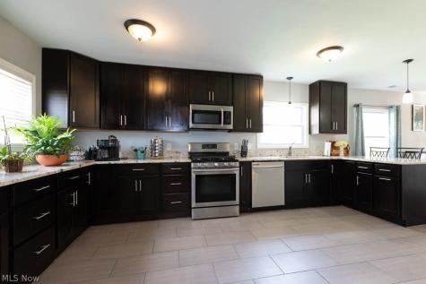 15 Wintergreen Hill Drive Painesville OH 44077