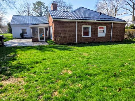 15 Wintergreen Hill Drive Painesville OH 44077