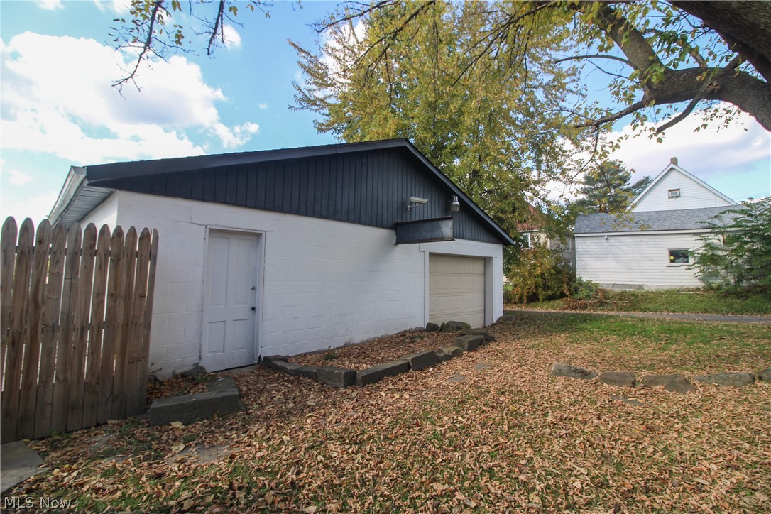 24 E Kline Street Girard OH 44420