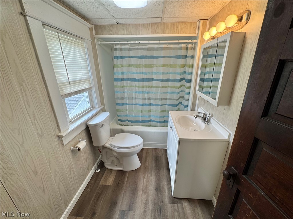 1349 E Main Street Coshocton OH 43812