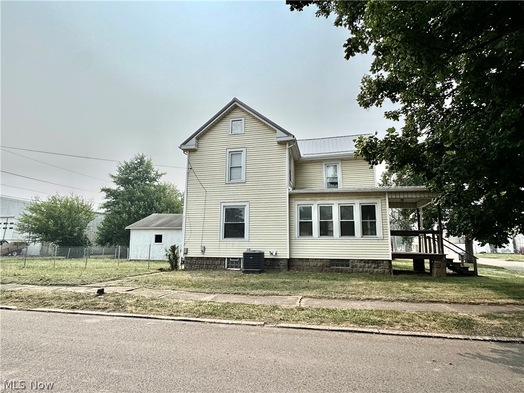 1349 E Main Street Coshocton OH 43812