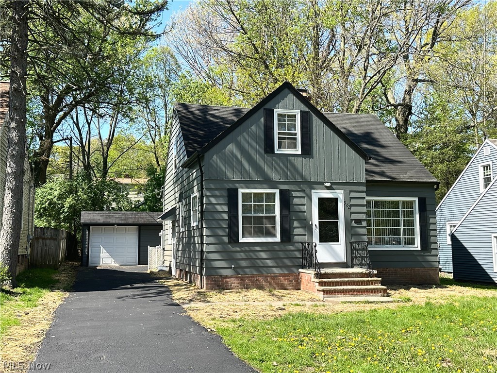 982 Quarry Drive Cleveland Heights OH 44121