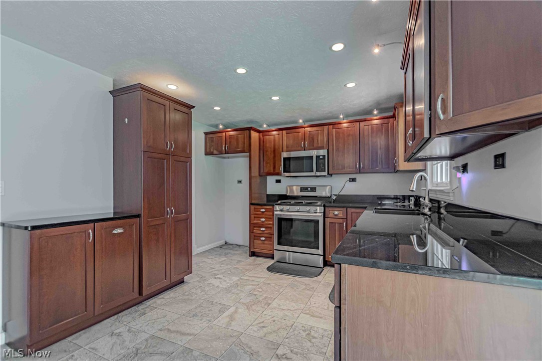 4814 Debbie Drive Medina OH 44256