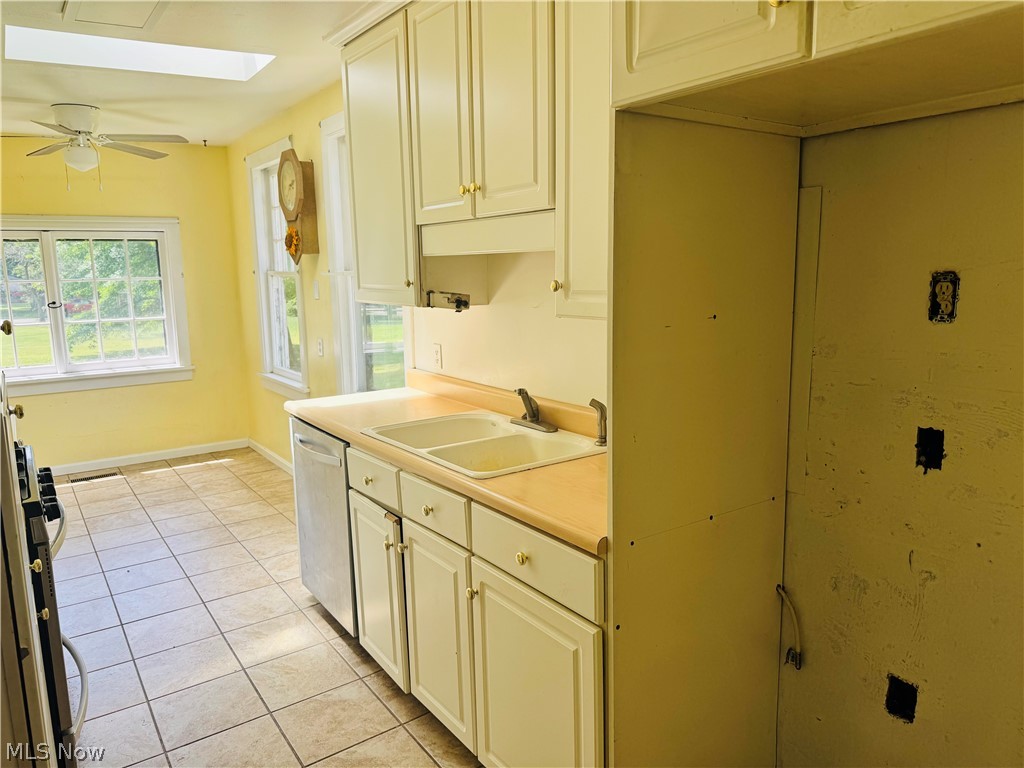 8925 Youngstown Conneaut Kinsman OH 44428
