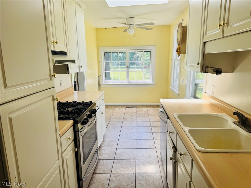 8925 Youngstown Conneaut Kinsman OH 44428