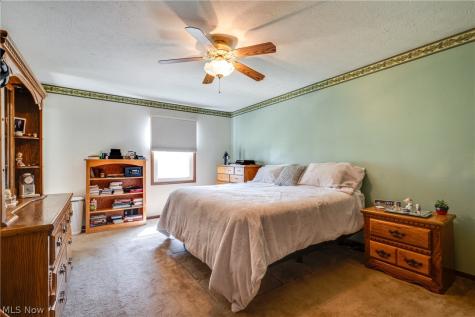 5029 Broadway Avenue NE Louisville OH 44641