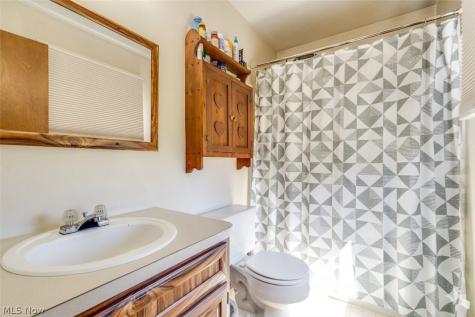 5029 Broadway Avenue NE Louisville OH 44641