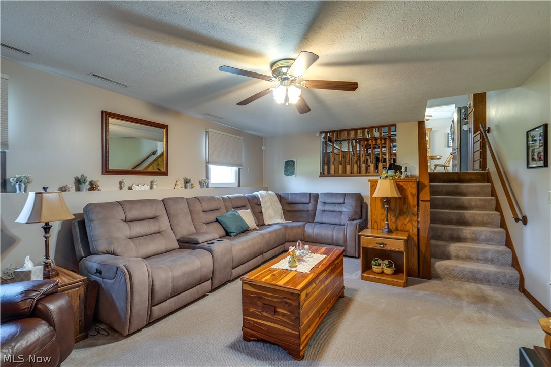 5029 Broadway Avenue NE Louisville OH 44641