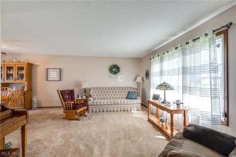 5029 Broadway Avenue NE Louisville OH 44641