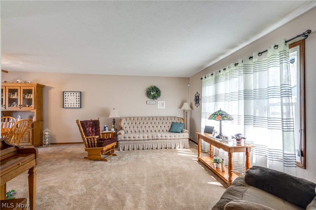 5029 Broadway Avenue NE Louisville OH 44641