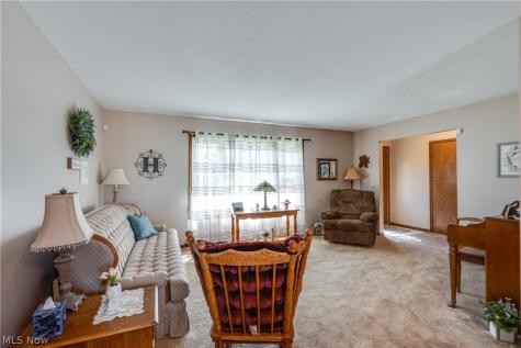 5029 Broadway Avenue NE Louisville OH 44641