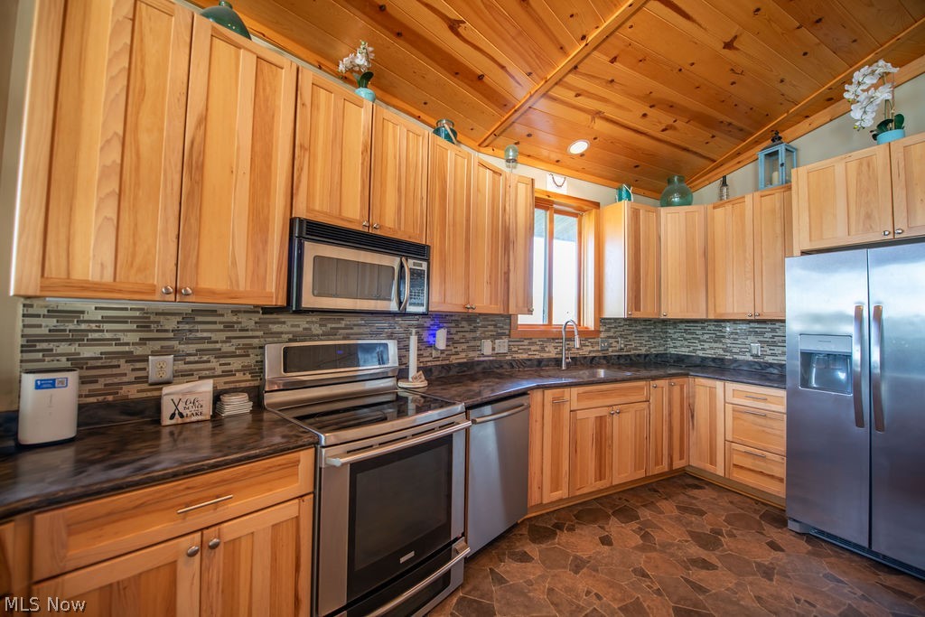 72 Cheyenne Trail Malvern OH 44644