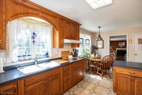 347 Colgate Avenue Elyria OH 44035