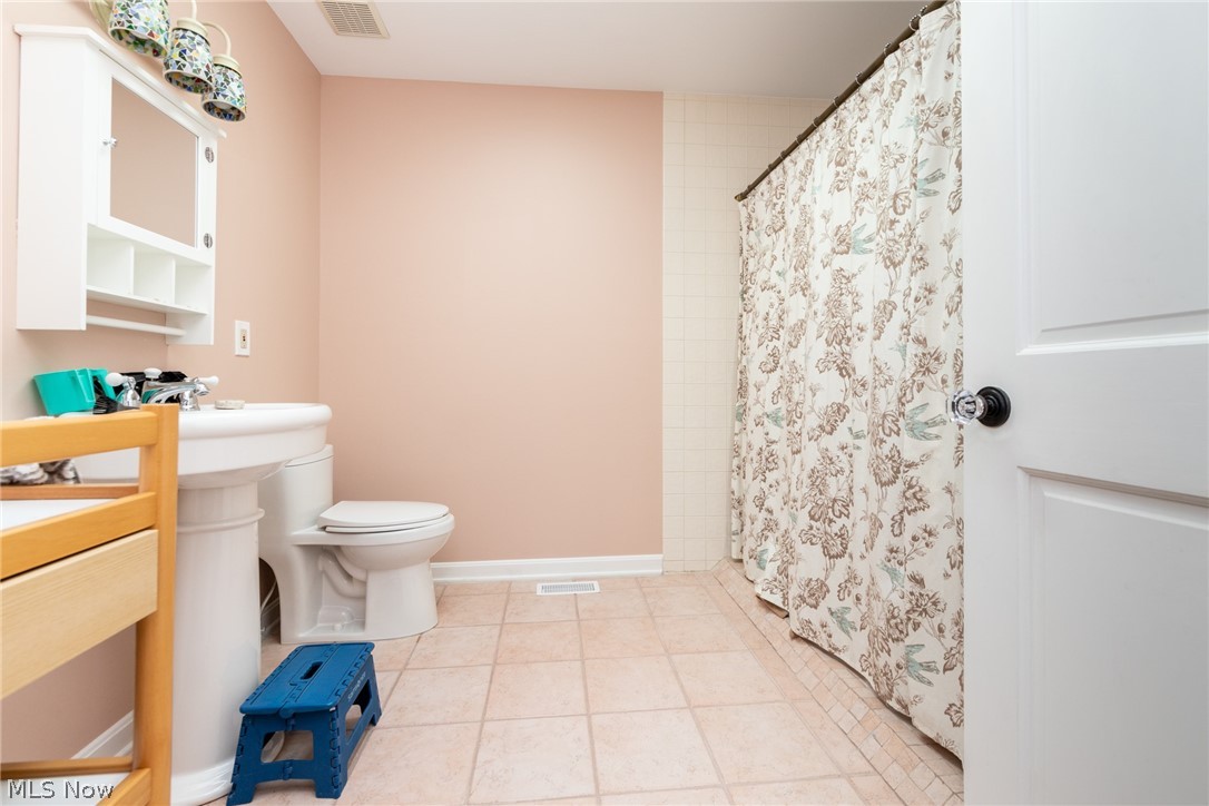 2343 Miramar Boulevard University Heights OH 44118