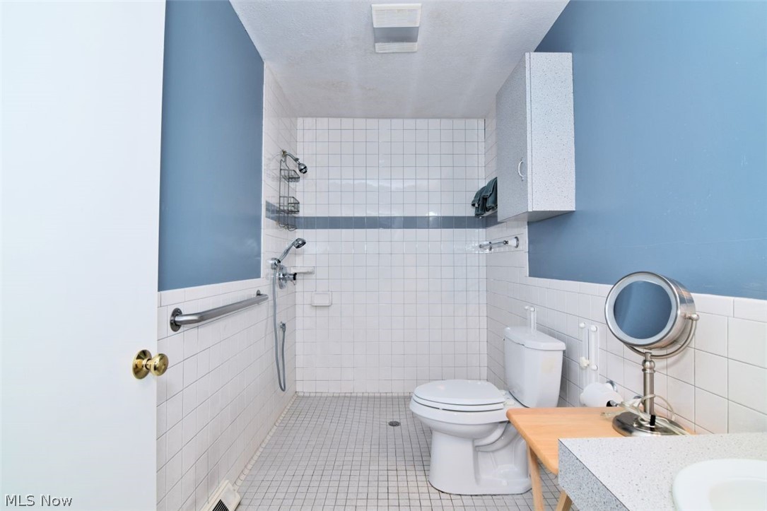 4651 Whitehall Drive South Euclid OH 44121