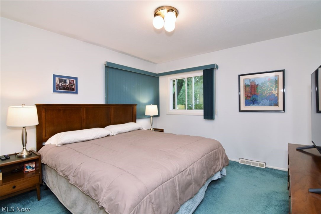 4651 Whitehall Drive South Euclid OH 44121