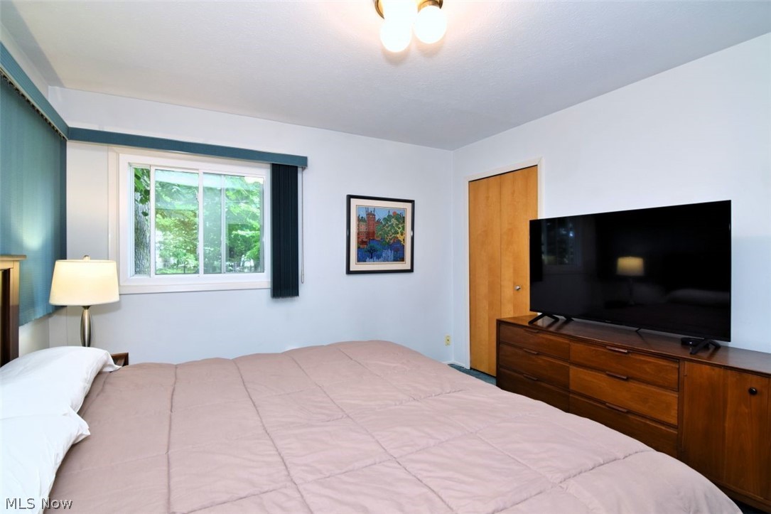 4651 Whitehall Drive South Euclid OH 44121