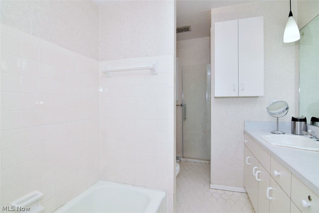 4651 Whitehall Drive South Euclid OH 44121