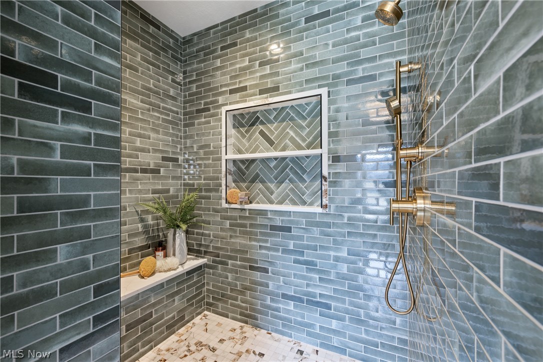 3542 Joyce Avenue NW Massillon OH 44646