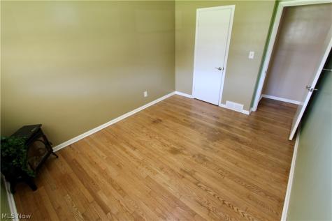 1303 Cherry Lane Seven Hills OH 44131