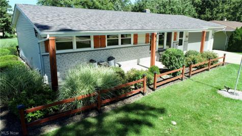 1303 Cherry Lane Seven Hills OH 44131