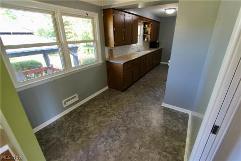1303 Cherry Lane Seven Hills OH 44131