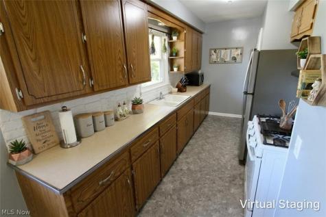 1303 Cherry Lane Seven Hills OH 44131
