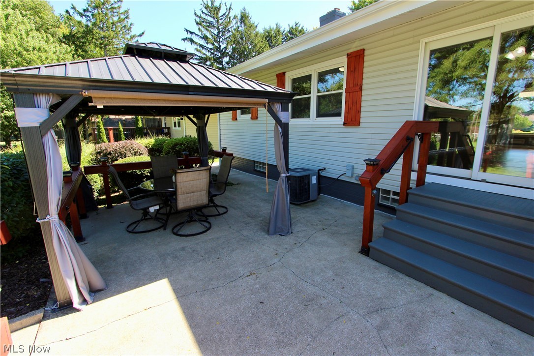 1303 Cherry Lane Seven Hills OH 44131
