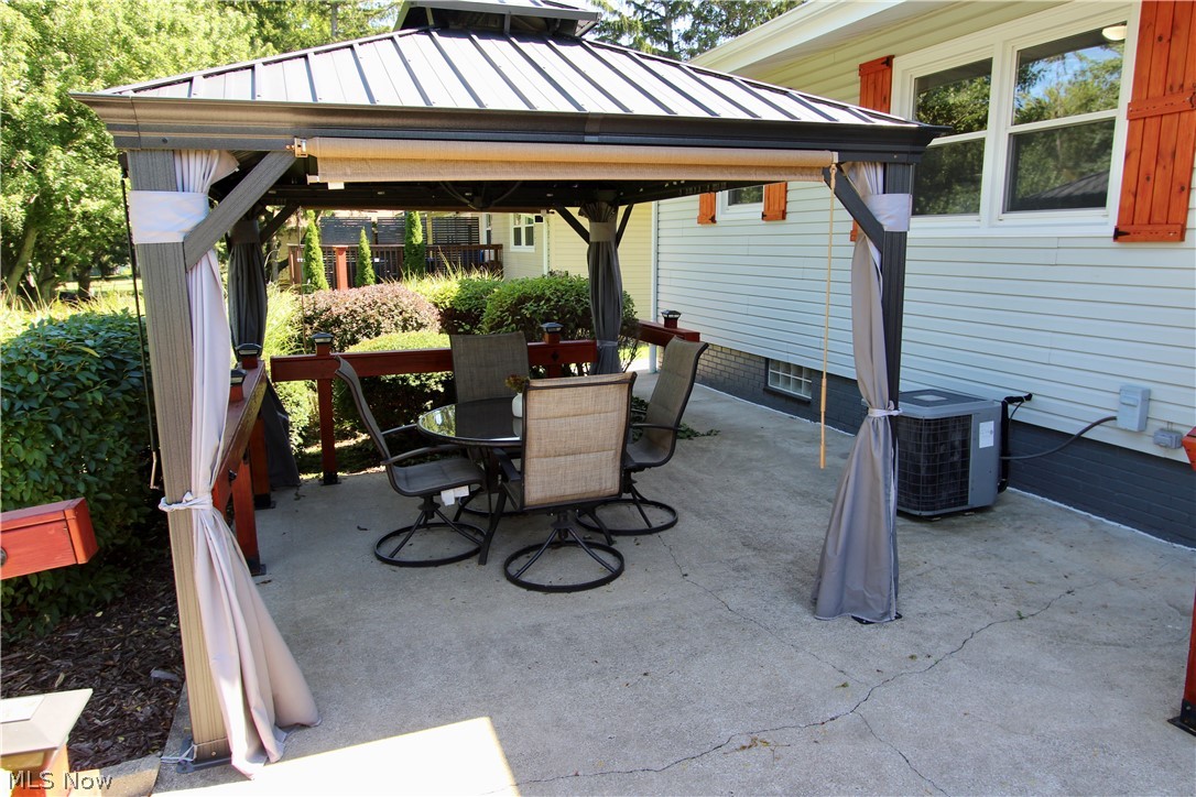 1303 Cherry Lane Seven Hills OH 44131