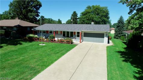 1303 Cherry Lane Seven Hills OH 44131