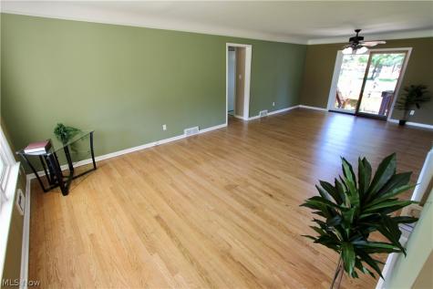 1303 Cherry Lane Seven Hills OH 44131
