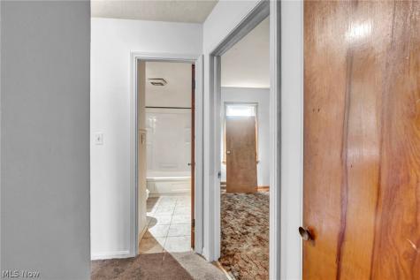 4157 W 157th Street Cleveland OH 44135