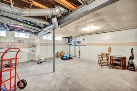 4157 W 157th Street Cleveland OH 44135
