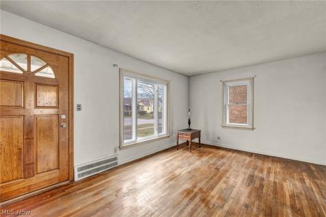 4157 W 157th Street Cleveland OH 44135
